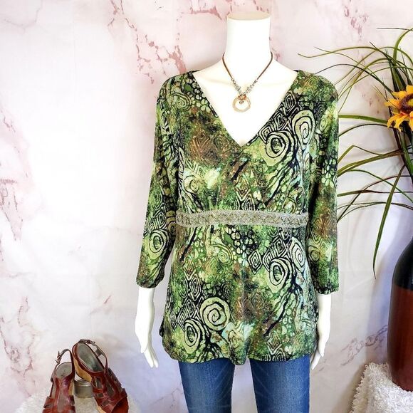 Macy's Style & Co pretty flattering print top - Picture 3 of 6